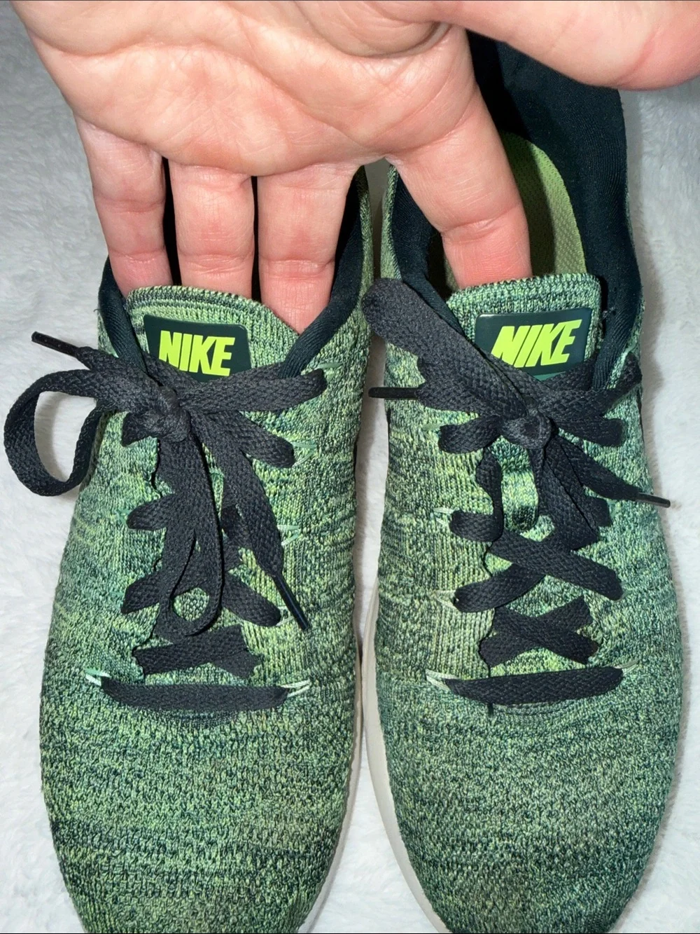 Nike Men’s LunarEpic Low Flyknit Running Sneakers in Seaweed